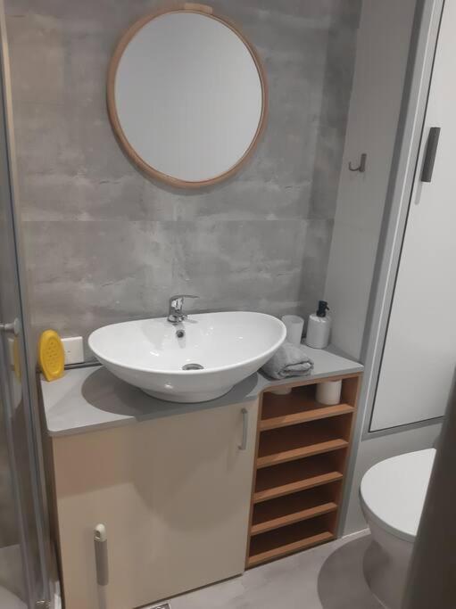 Apartament Komfortowy - W Pelni Wyposazony - Spaceapart Leilighet Jelenia Góra Eksteriør bilde
